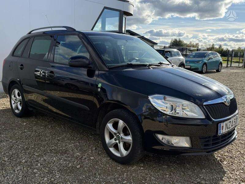 Skoda Fabia 2011 — interior