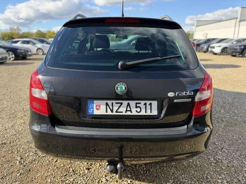 Skoda Fabia 2011 — photo 6