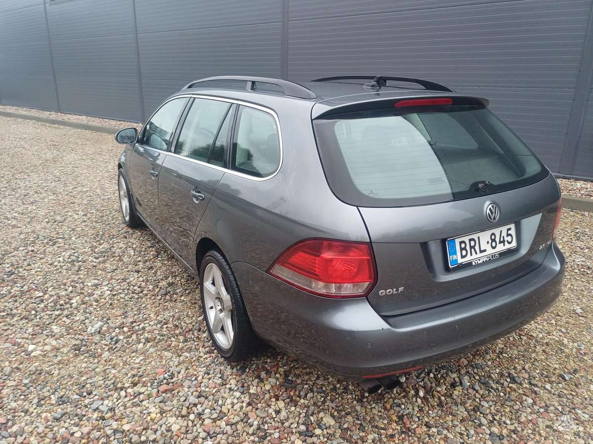 Volkswagen Golf 2010 — двигун 1968 cm³, 140 HP (103kW)