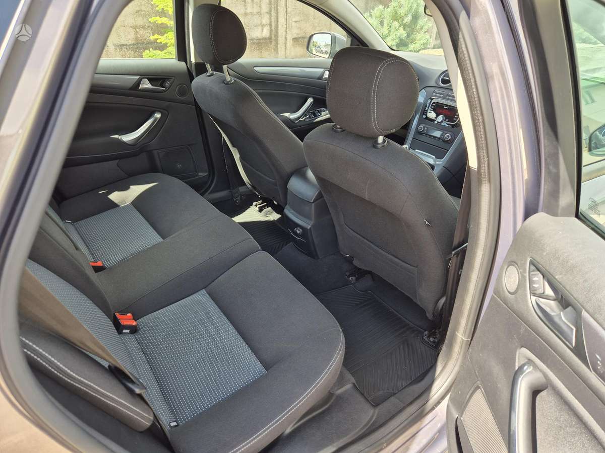 Ford Mondeo 2011 — photo 10