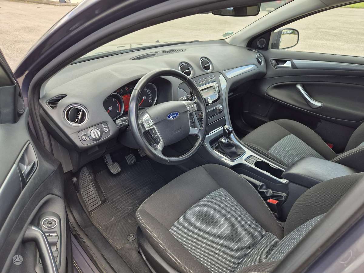 Ford Mondeo 2011 — photo 7