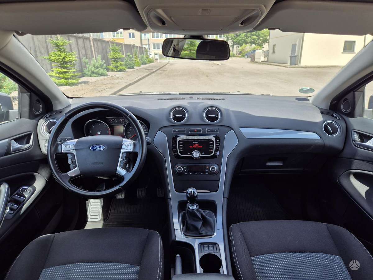 Ford Mondeo 2011 — photo 9