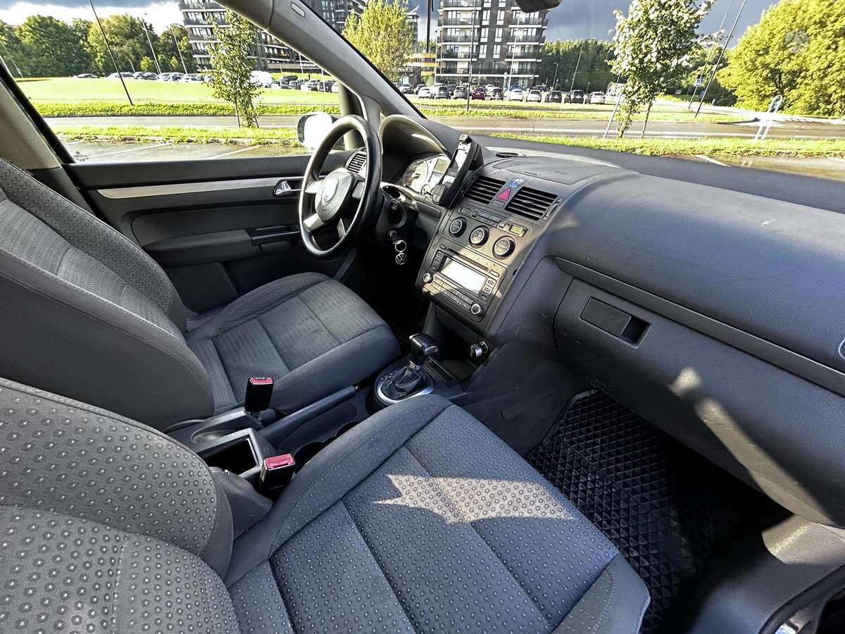 Volkswagen Touran 2006 — photo 11