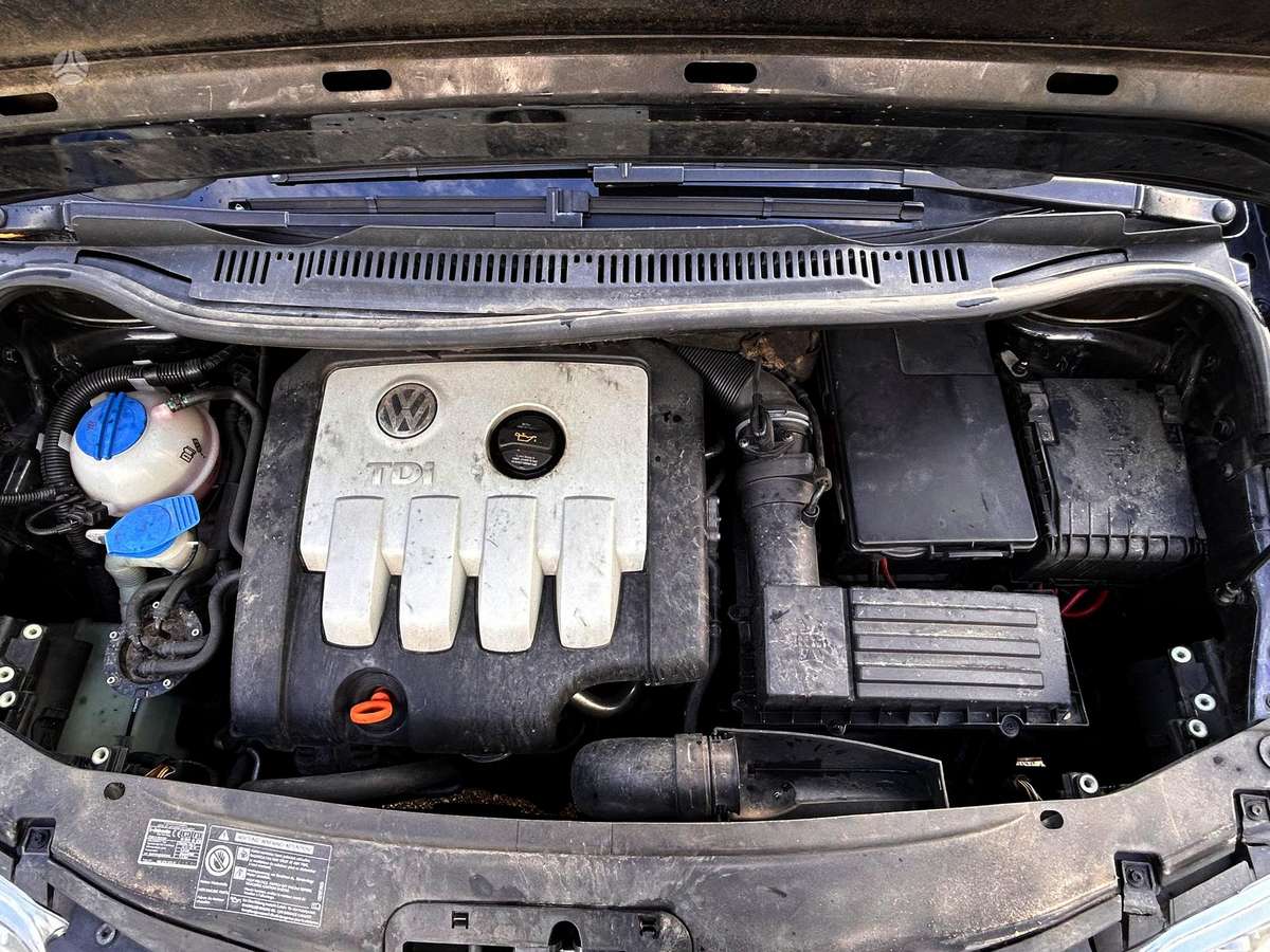 Volkswagen Touran 2006 — photo 9