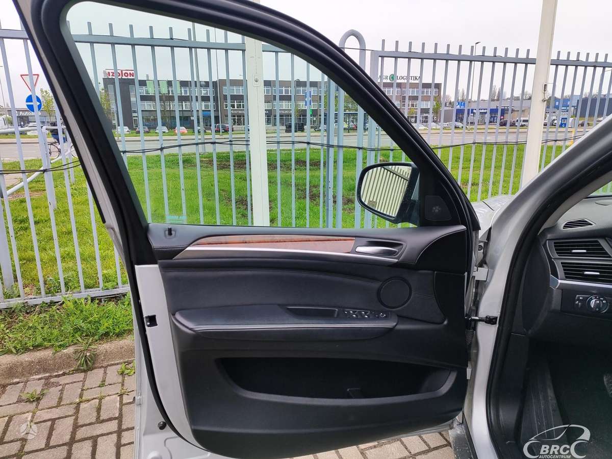 BMW X5 2013 — photo 11