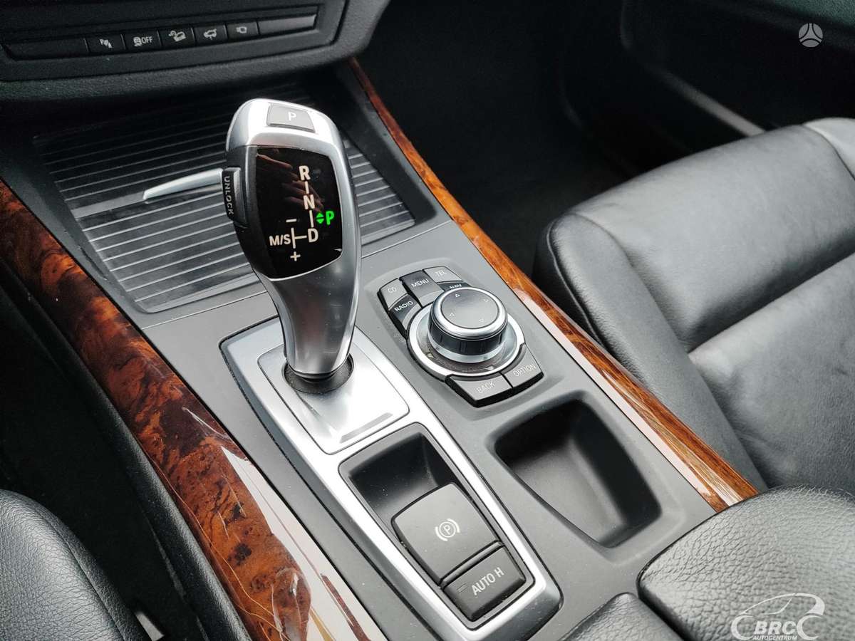 BMW X5 2013 — photo 24