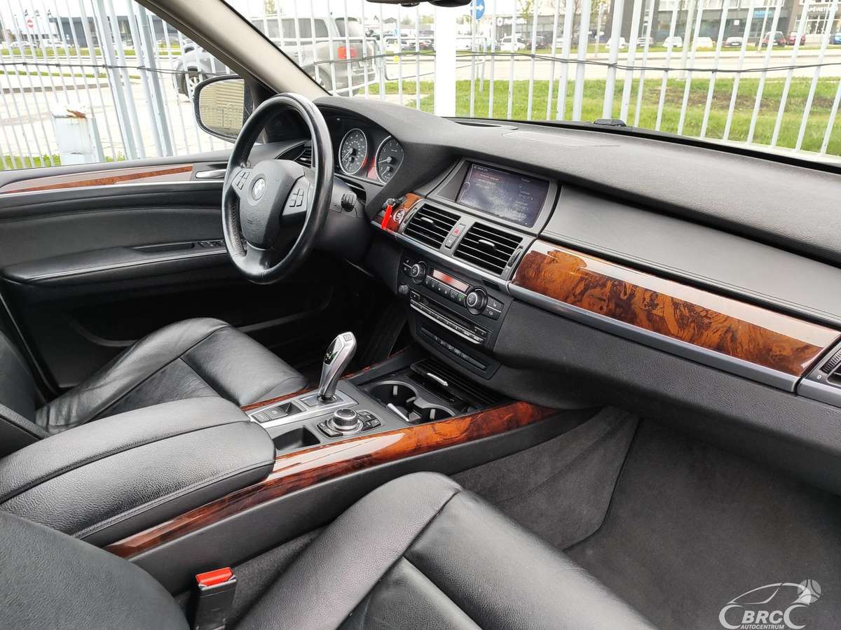 BMW X5 2013 — photo 9