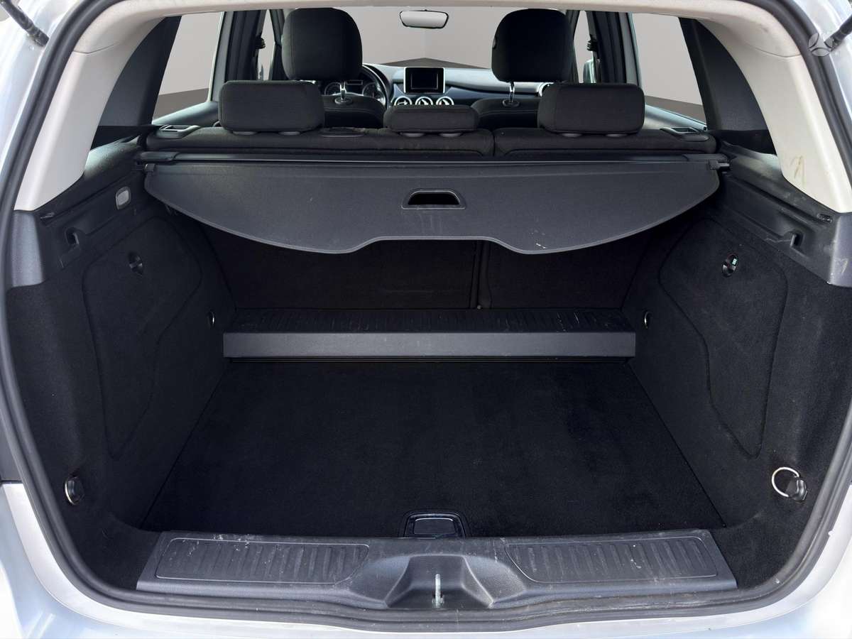 Mercedes-Benz B180 2013 — photo 10