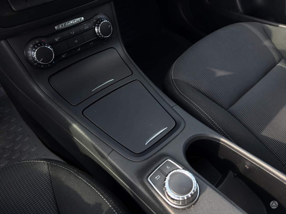Mercedes-Benz B180 2013 — photo 15