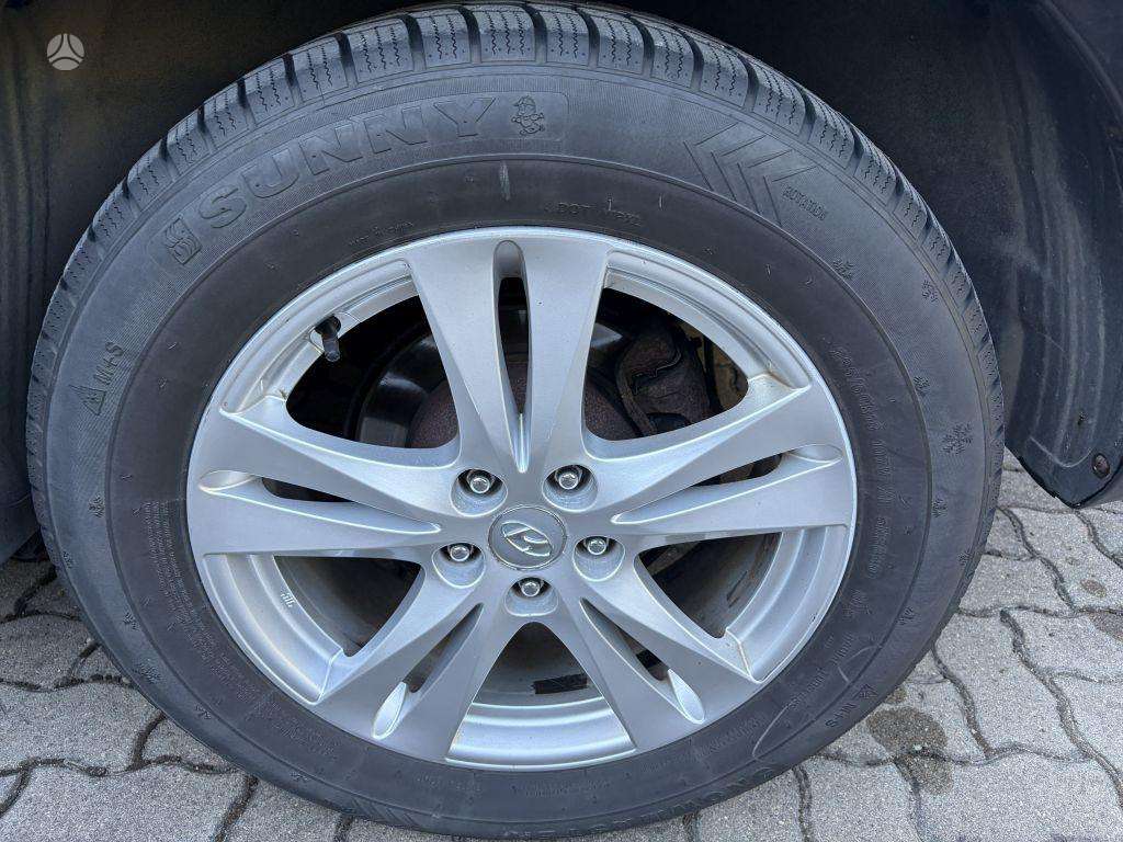 Hyundai Santa 2011 — photo 17