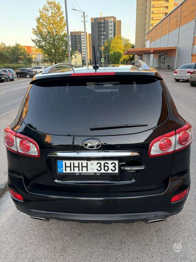 Hyundai Santa 2011 — engine 2199 cm³, 197 HP (145kW)