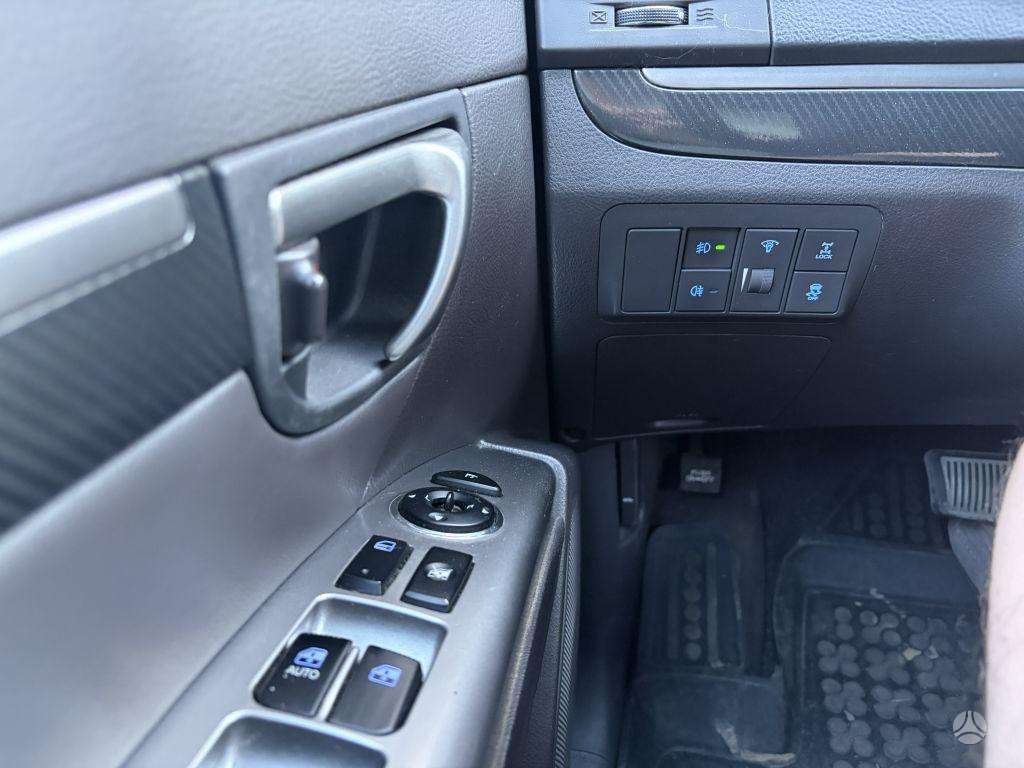 Hyundai Santa 2011 — photo 7