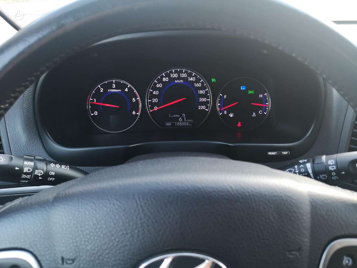 Hyundai Santa 2011 — photo 8