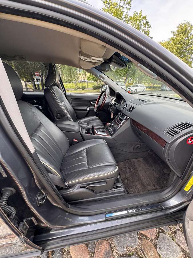 Volvo XC90 2007 — engine 2400 cm³, 185 HP (136kW)