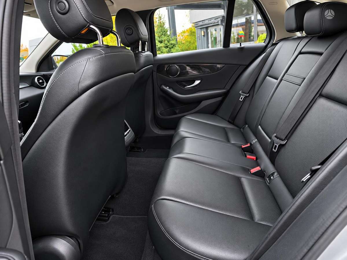 Mercedes-Benz C200 2015 — photo 8