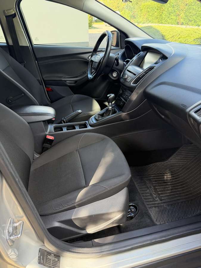 Ford Focus 2015 — photo 14
