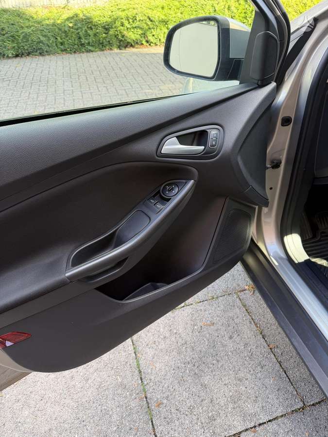 Ford Focus 2015 — photo 8