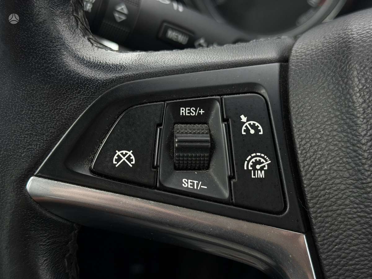 Opel Astra 2014 — фото 18