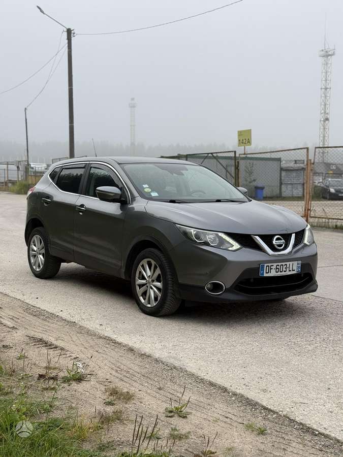 Nissan Qashqai 2014 — interior