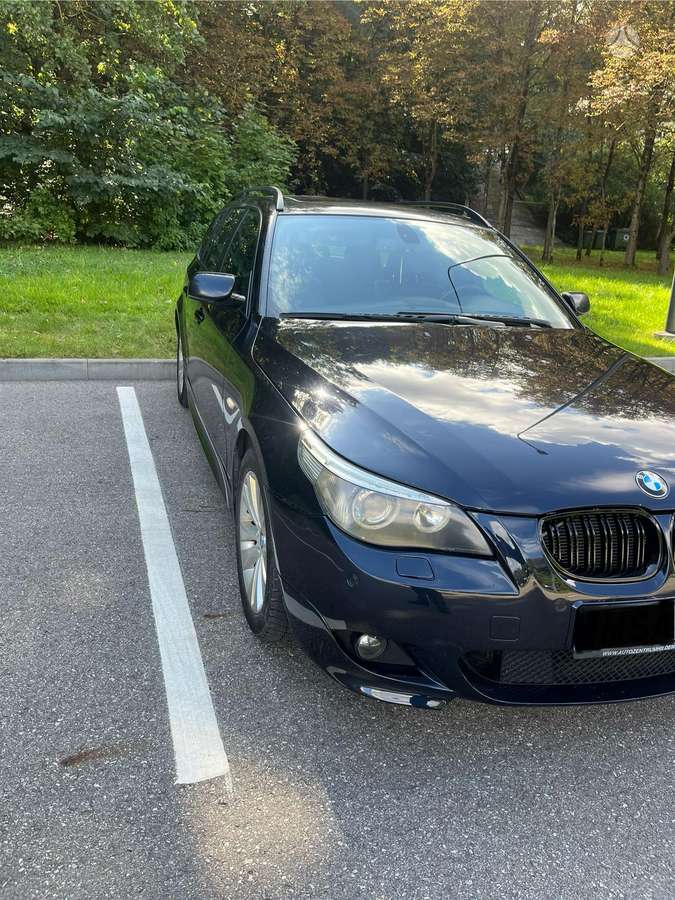 BMW 530 2006 — rear view