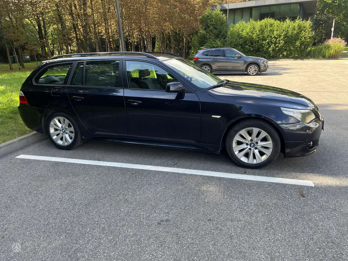 BMW 530 2006 — interior
