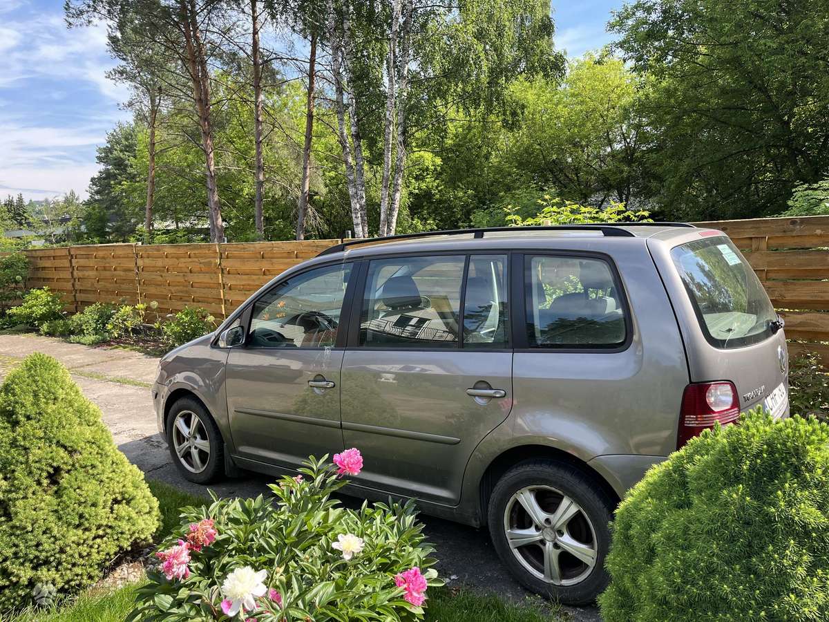 Volkswagen Touran 2007 — engine 1390 cm³, 170 HP (125kW)