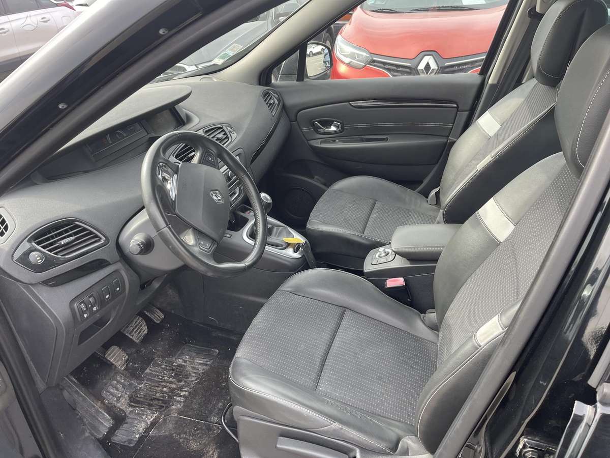 Renault Scenic 2015 — photo 11