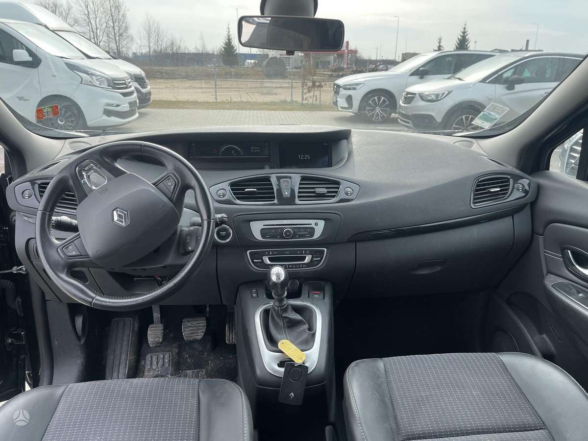Renault Scenic 2015 — photo 12