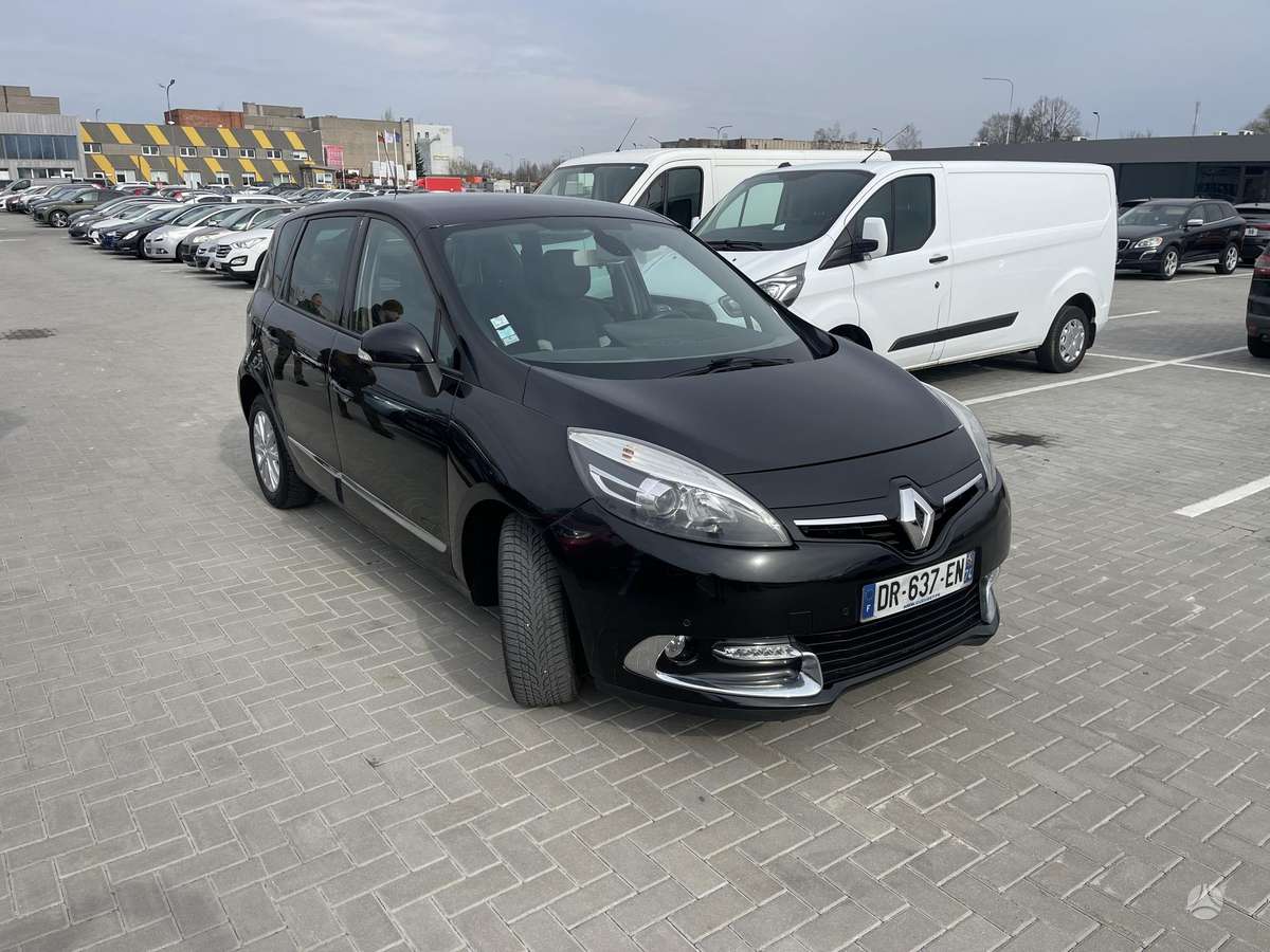 Renault Scenic 2015 — interior