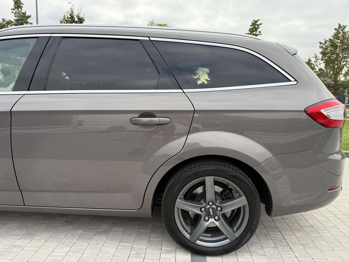 Ford Mondeo 2013 — photo 14