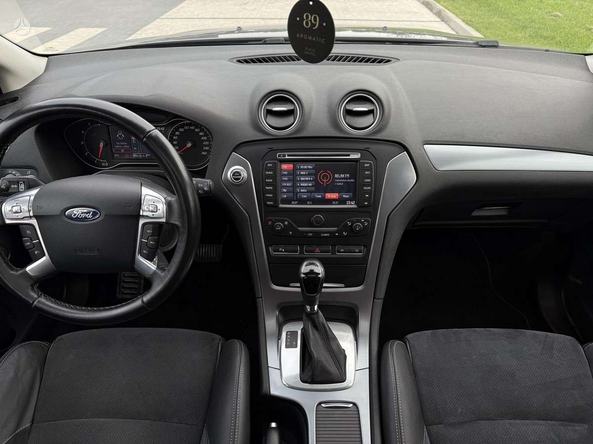 Ford Mondeo 2013 — photo 17