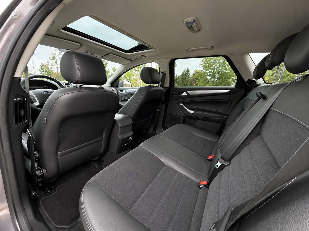 Ford Mondeo 2013 — photo 24