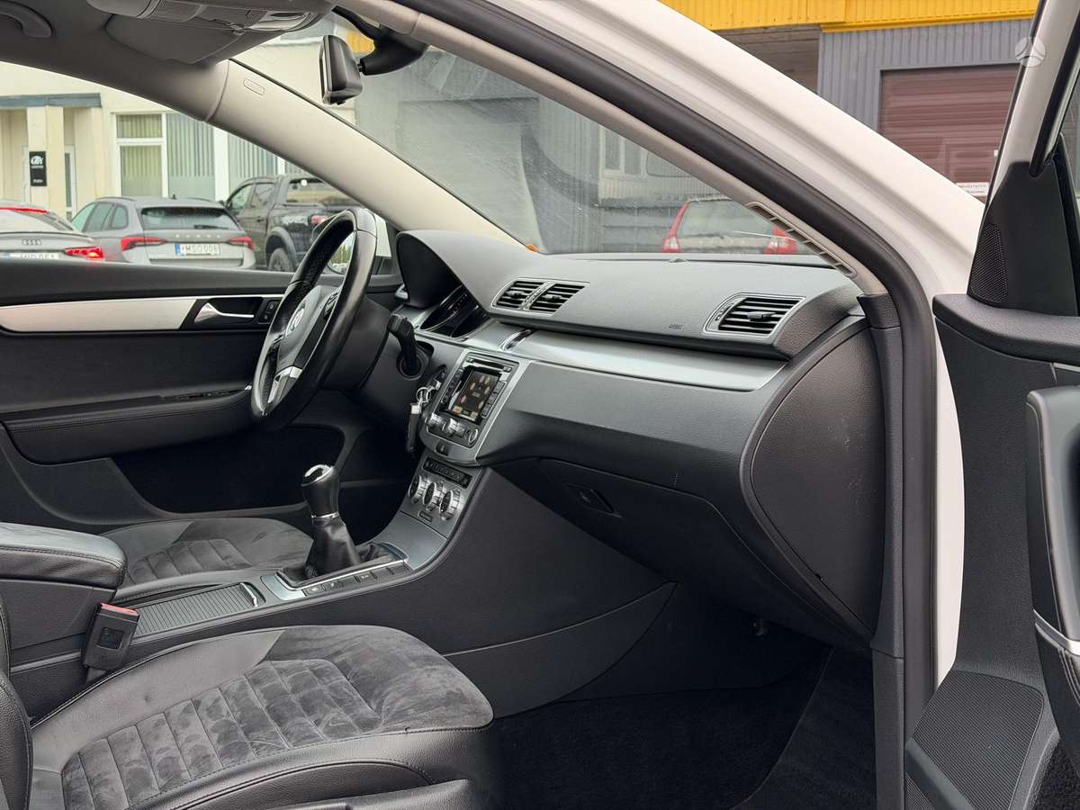 Volkswagen Passat 2013 — photo 10