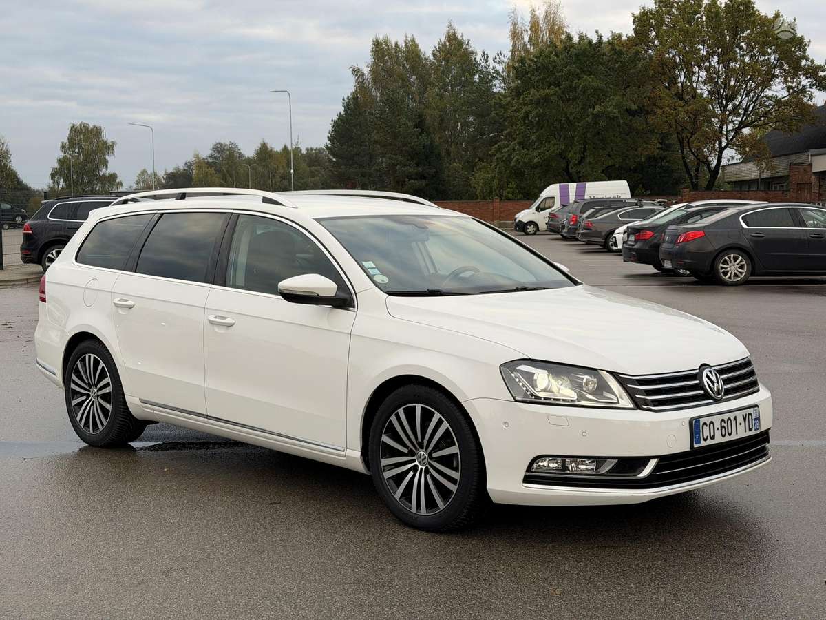Volkswagen Passat 2013 — interior