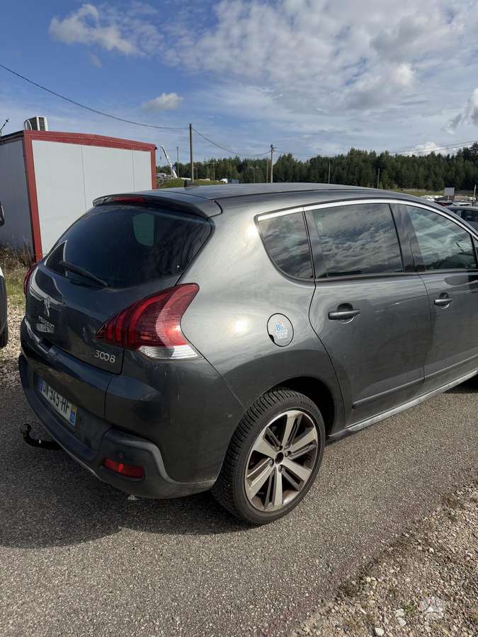 Peugeot 3008 2015 — engine 1560 cm³, 116 HP (85kW)