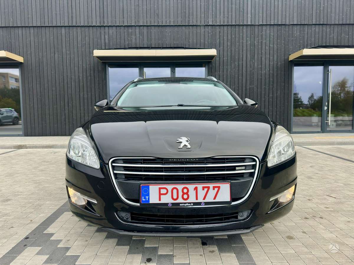 Peugeot 508 2012 — вигляд ззаду