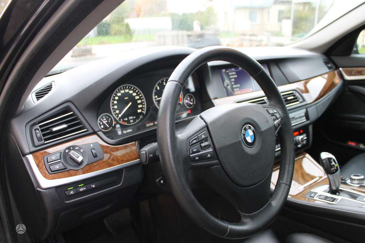 BMW 520 2013 — двигун 2000 cm³, 184 HP (135kW)