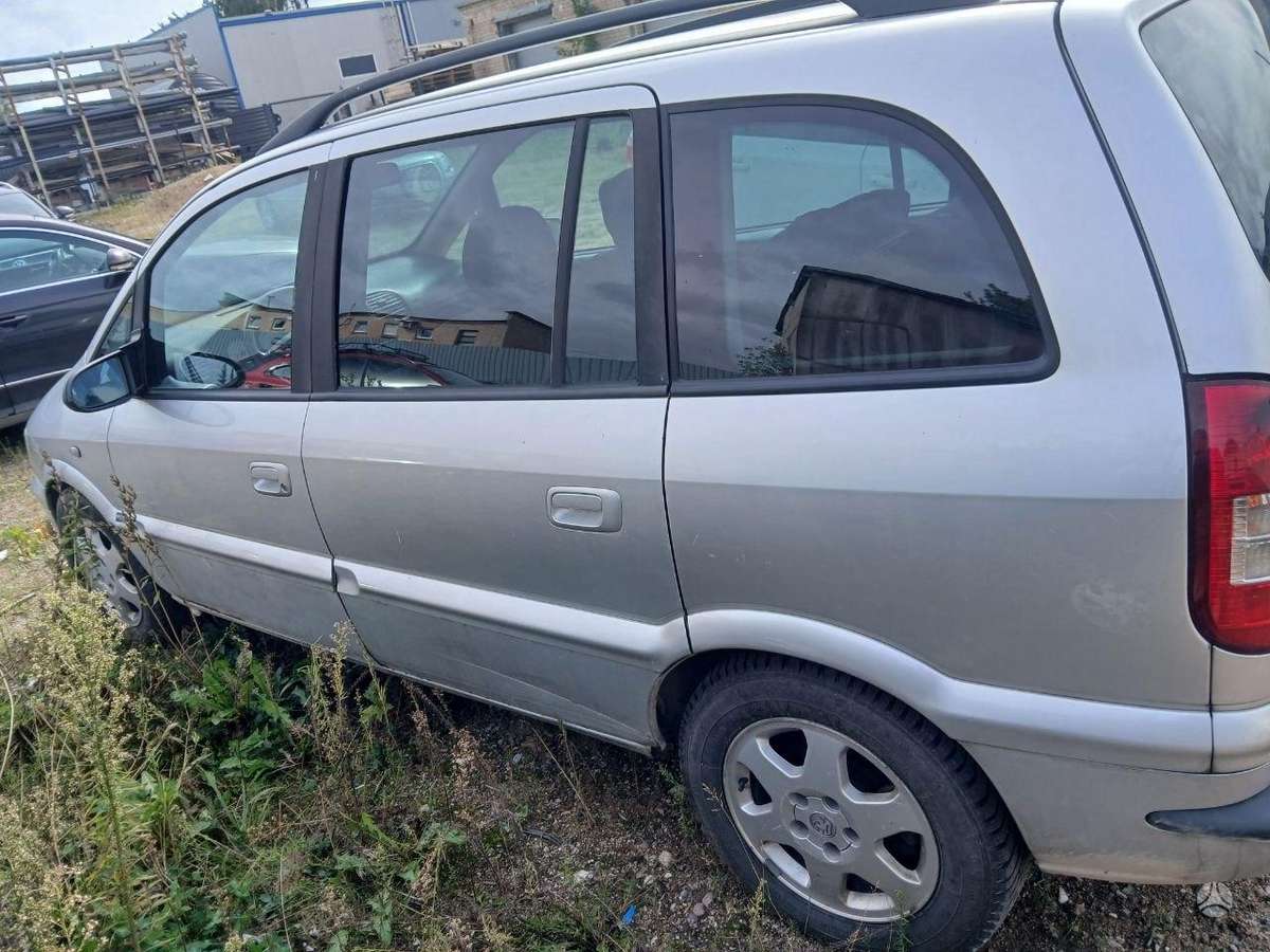 Opel Zafira 2005 — interior