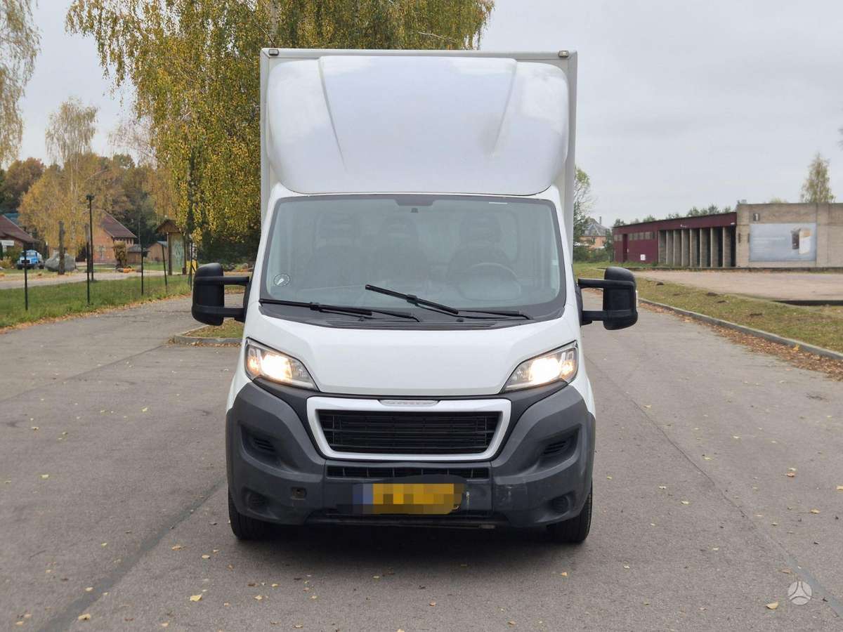Peugeot Boxer 2015 — салон