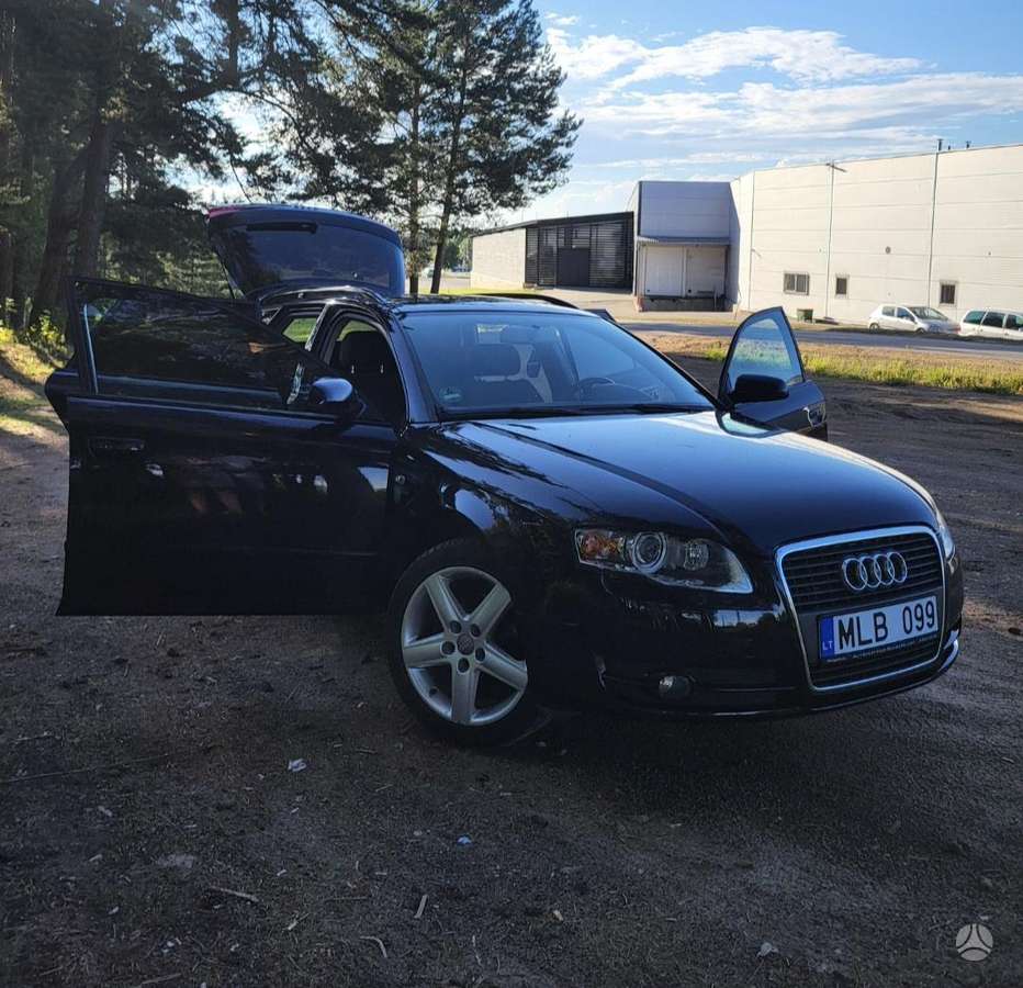 Audi A4 2005 — rear view