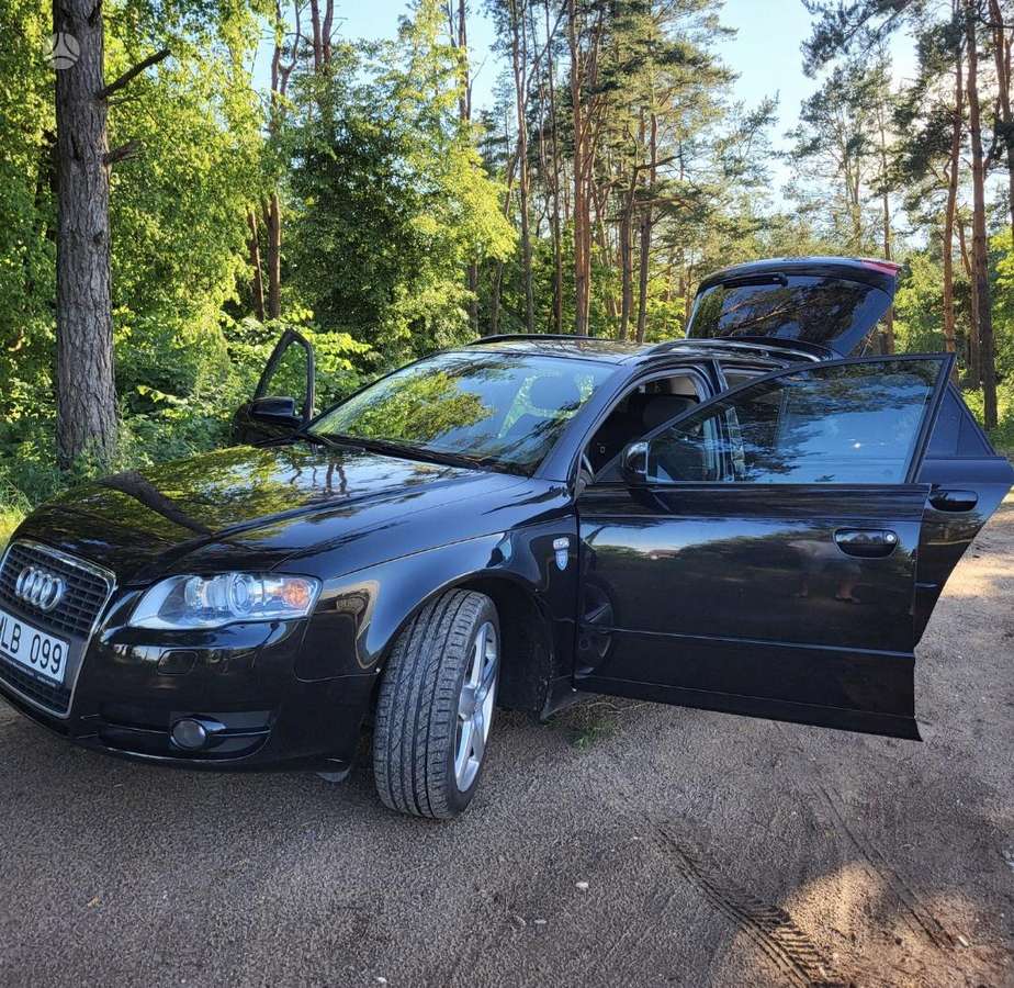 Audi A4 2005 — interior