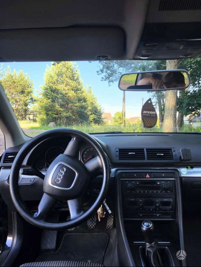 Audi A4 2005 — photo 8