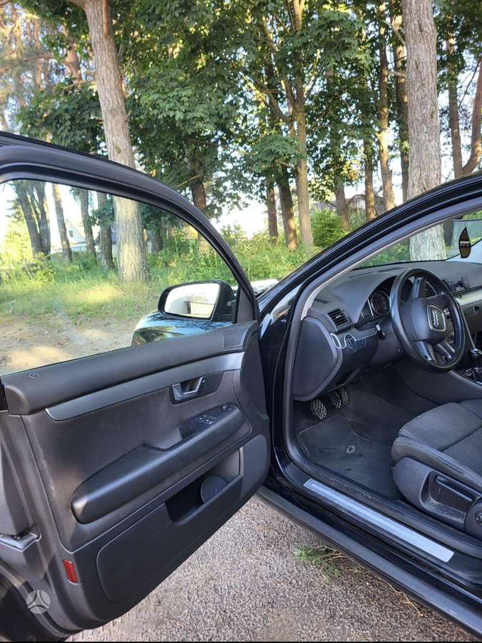 Audi A4 2005 — photo 9