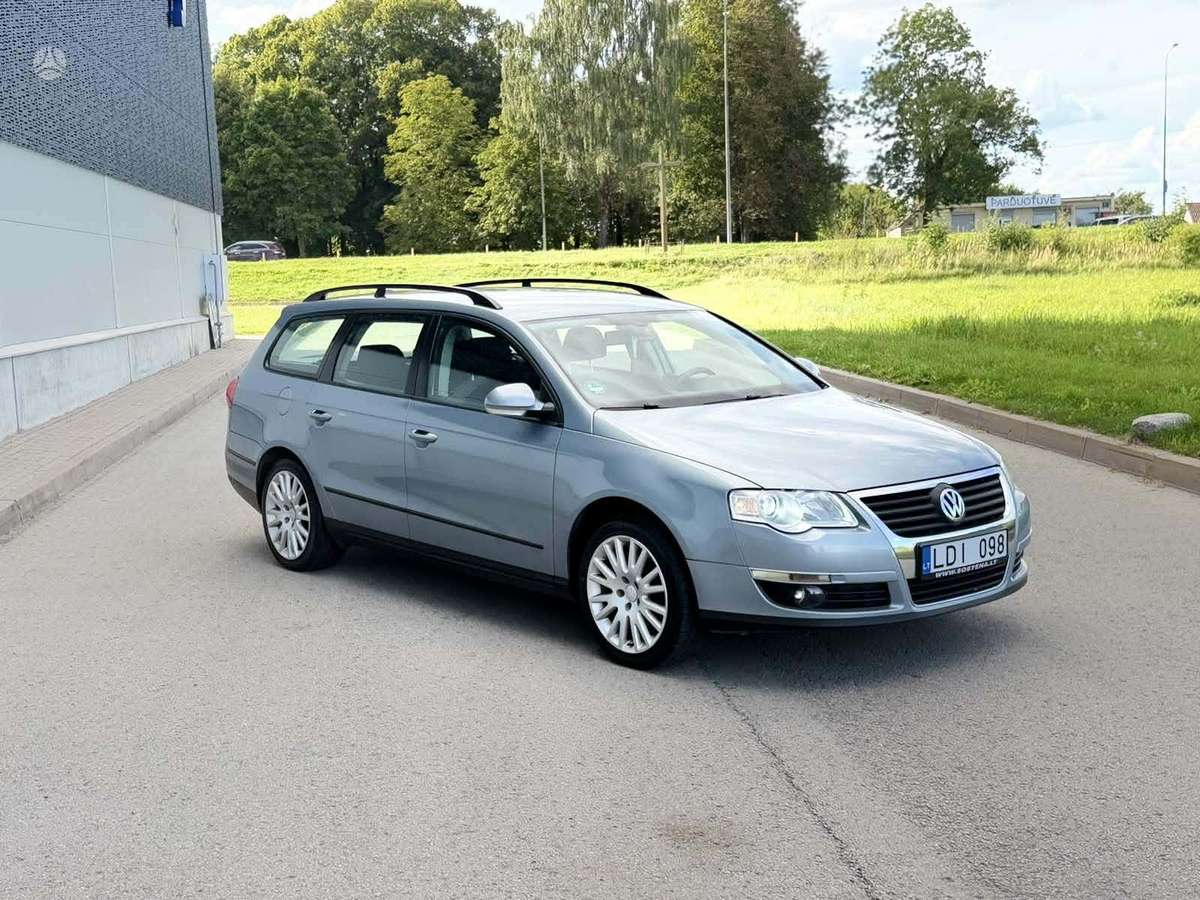 Volkswagen Passat 2008 — rear view