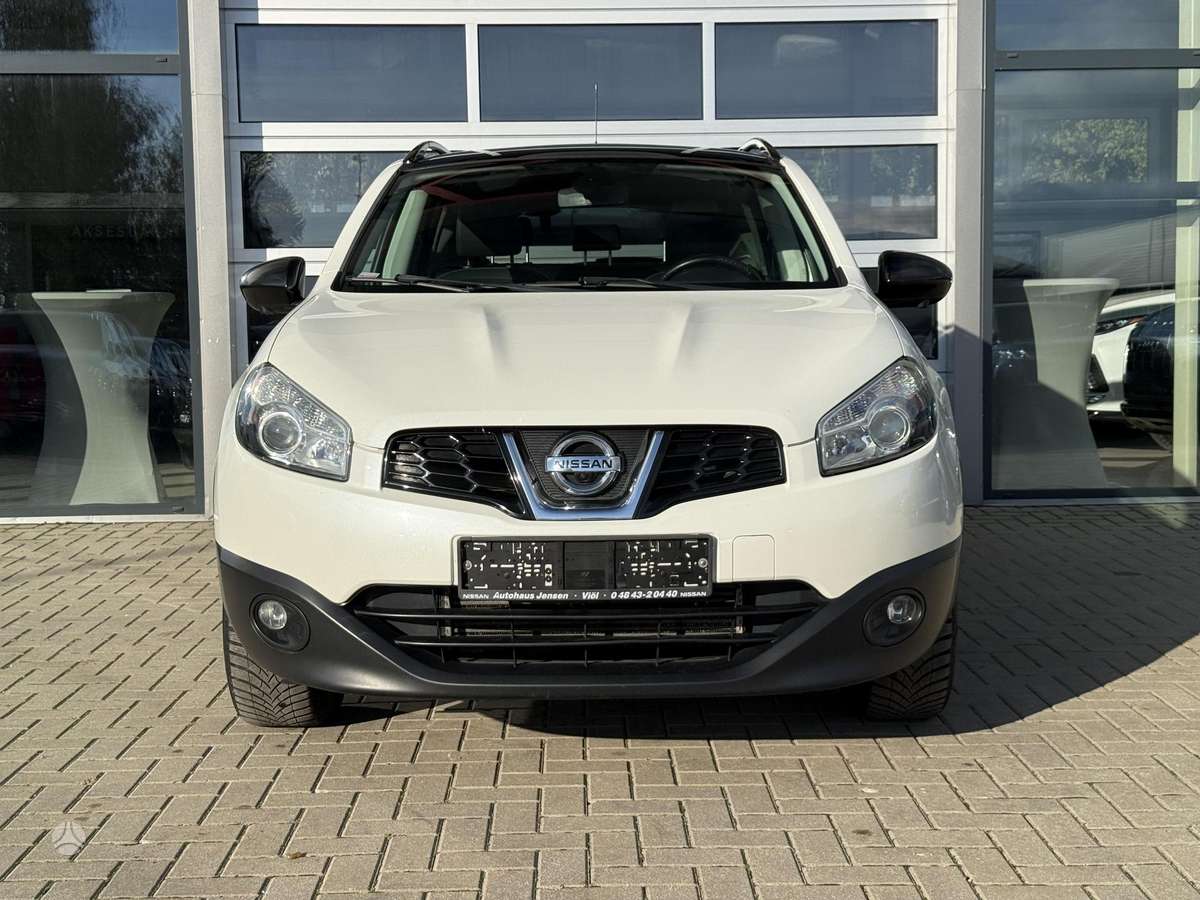 Nissan Qashqai 2013 — interior