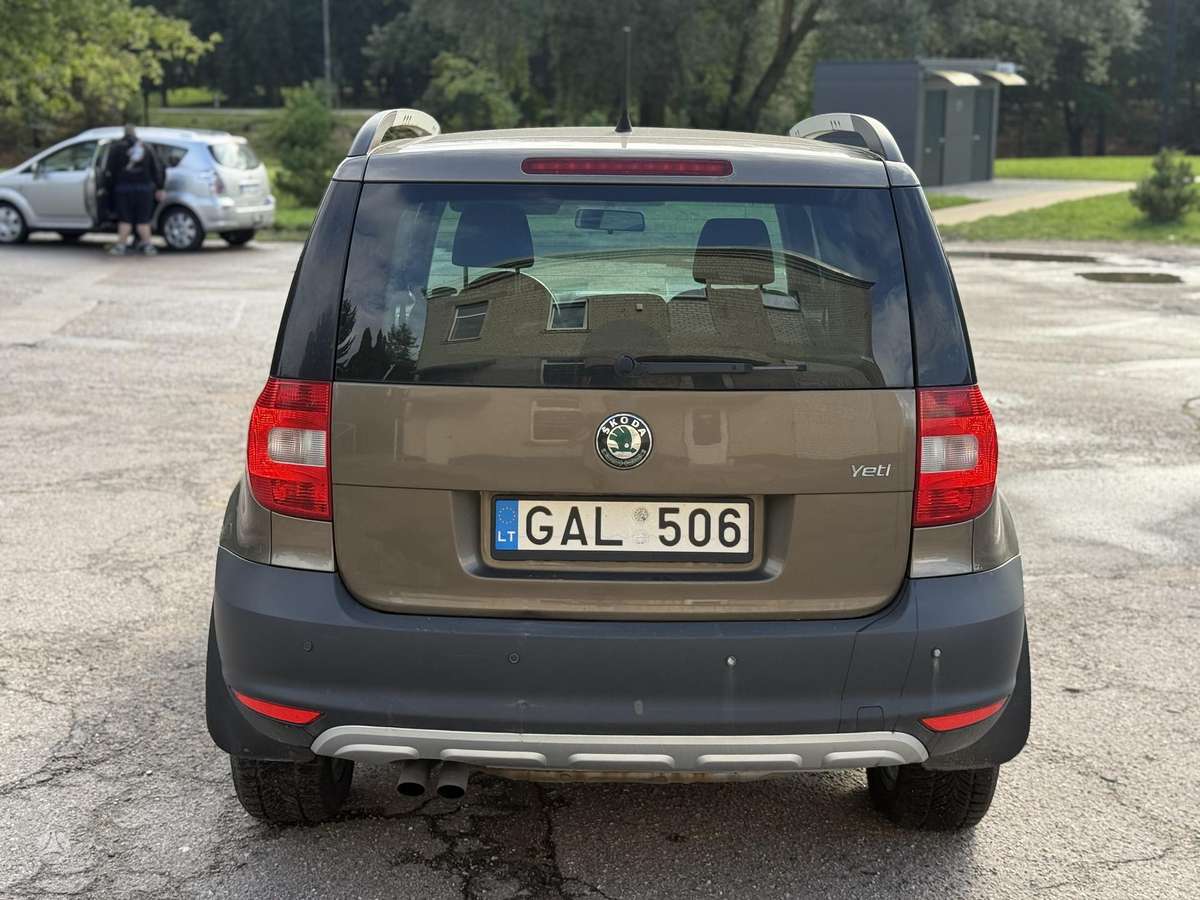 Skoda Yeti 2012 — engine 2000 cm³, 110 HP (81kW)