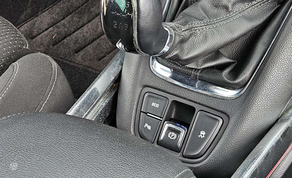 Opel Zafira 2012 — photo 14