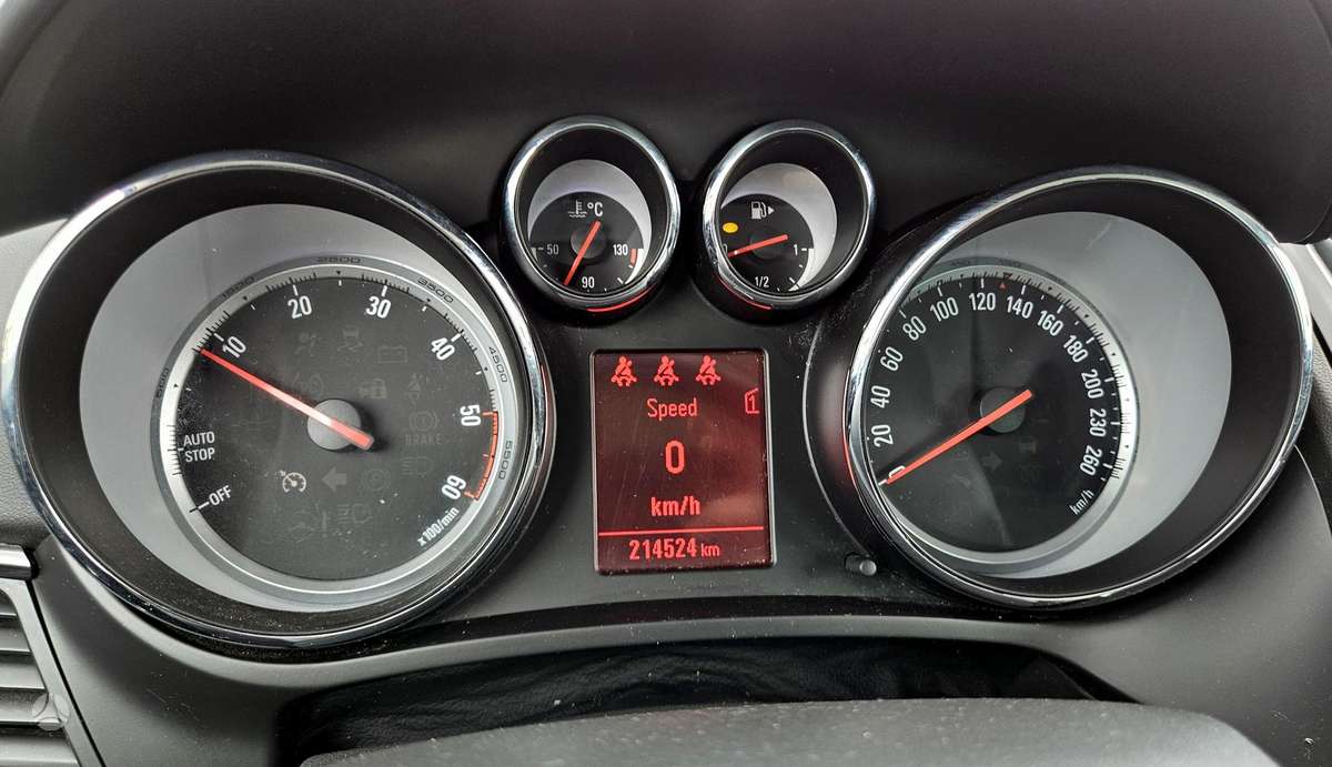 Opel Zafira 2012 — photo 20