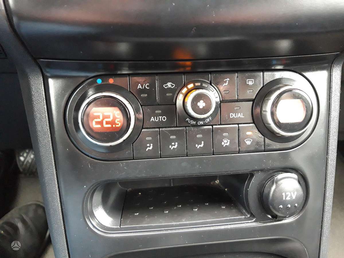 Nissan Qashqai 2012 — photo 17