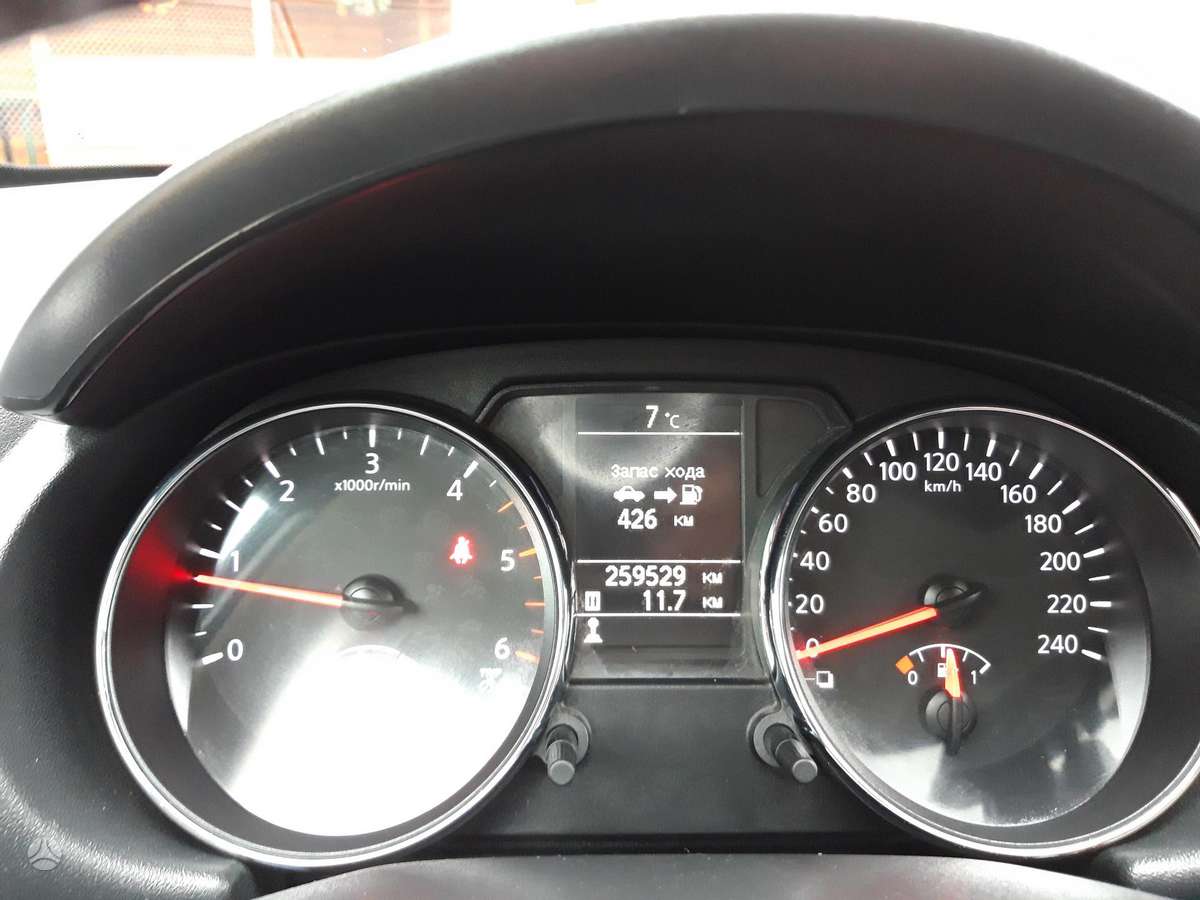 Nissan Qashqai 2012 — photo 21